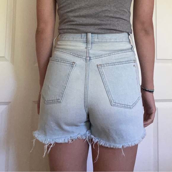 Madewell- mom Jean short - Picture 3 of 7